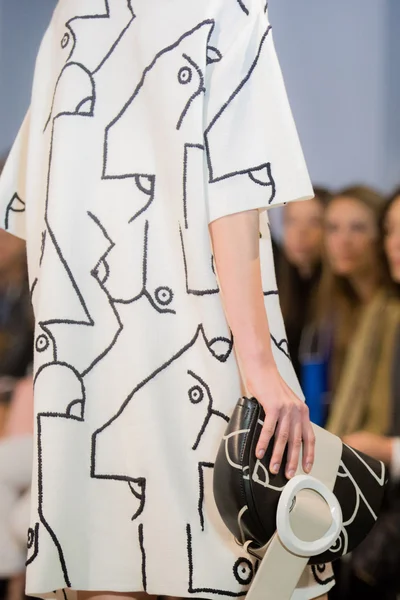 Look 14